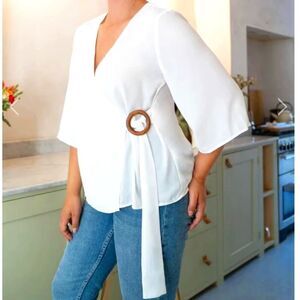 Doe & Rae ( Vici Collection) White Kimono Style Wrap Blouse Size L